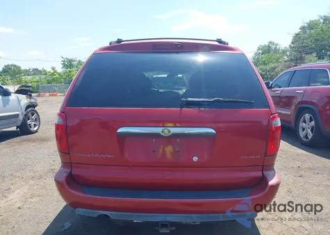 2005 Chrysler Town & Country Touring from USA, damaged, VIN 2C4GP54L75R447529